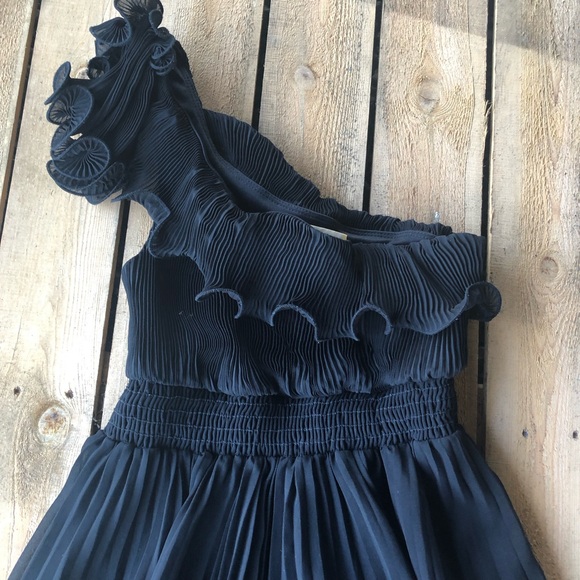 Pleated One Shoulder Ruffle Hem Black Dress size Medium NWOT - Picture 2 of 6
